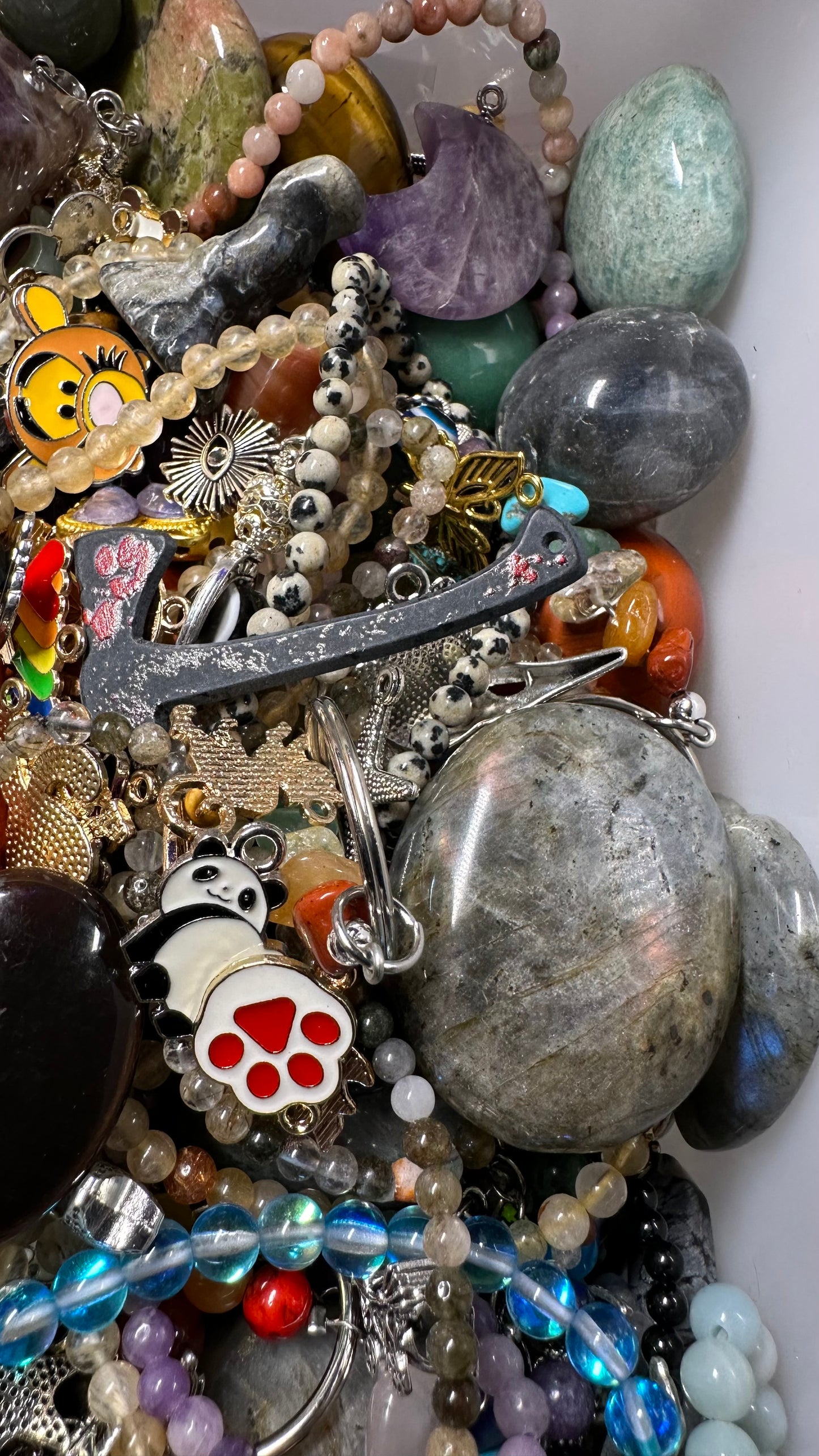 Charm & Crystal Scoop