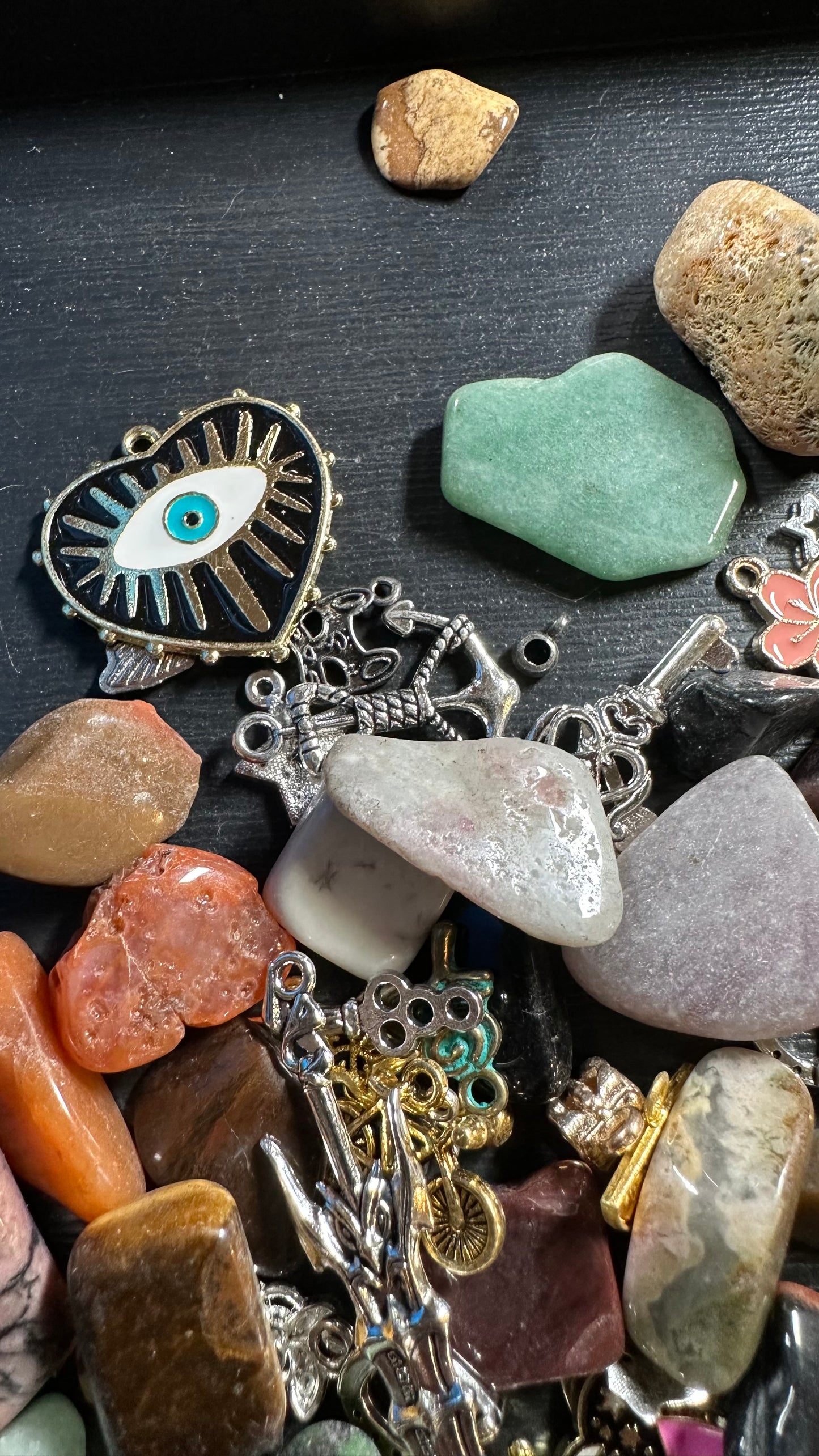 Crow Treasure Scoop (LC Picks For You) Hot Goth Summer Mixed In