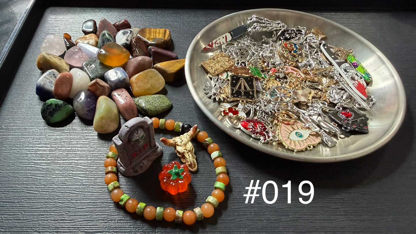 145g Crystals, 100g Charms & A 6mm Bracelet-Halloween Themed