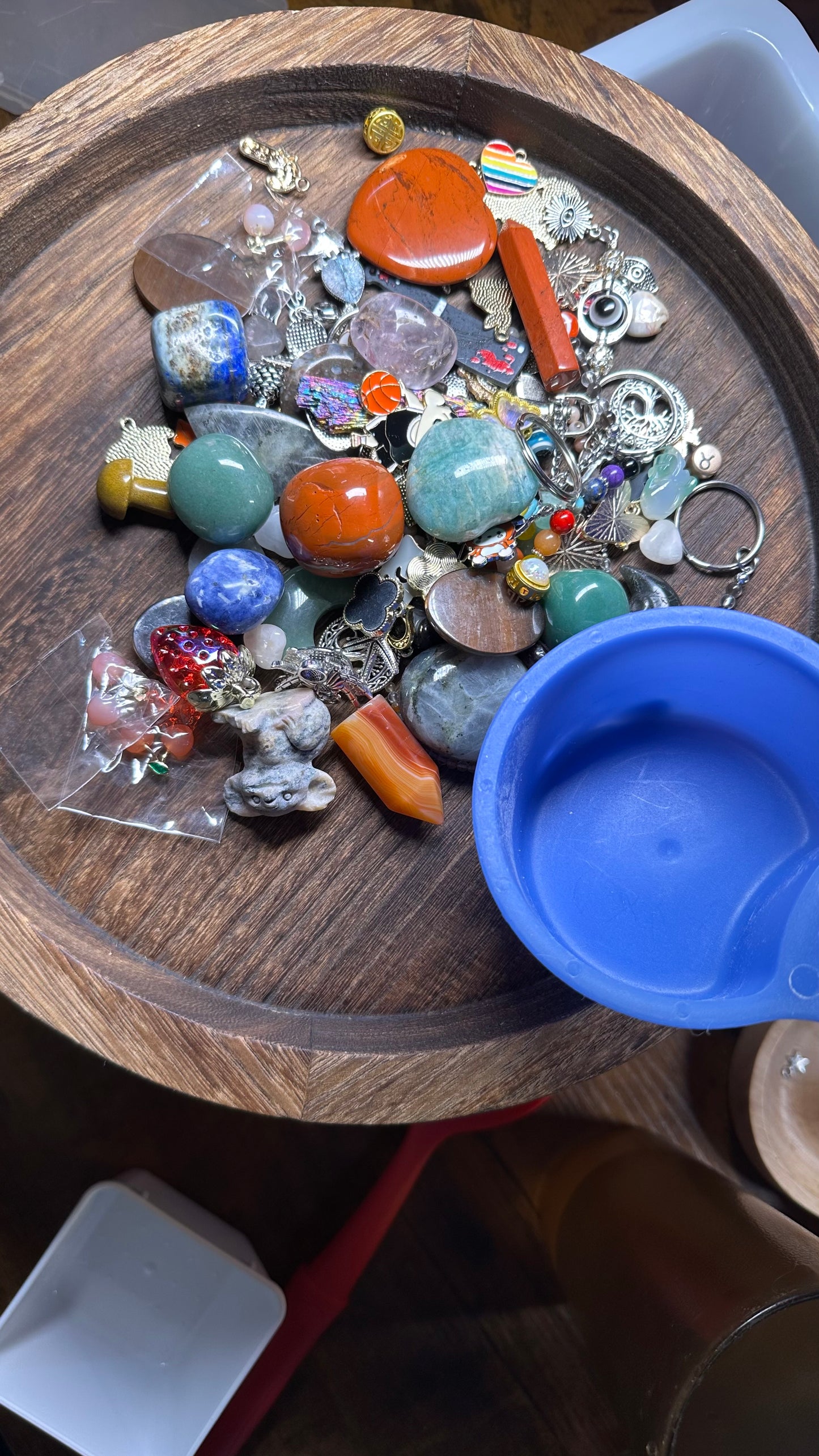 Charm & Crystal Scoop