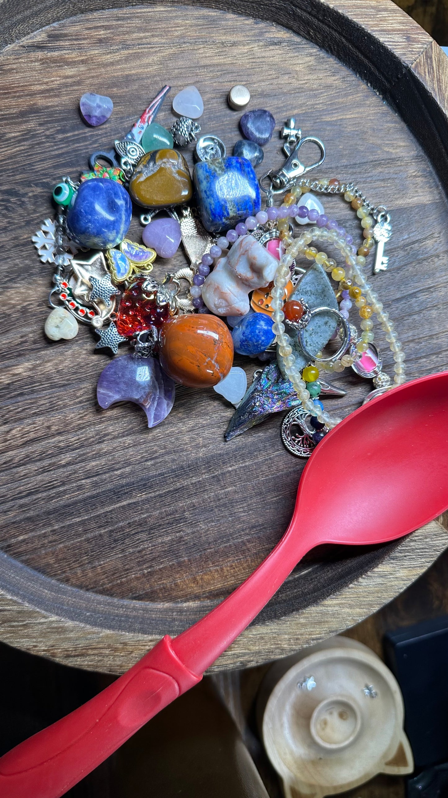 Charm & Crystal Scoop